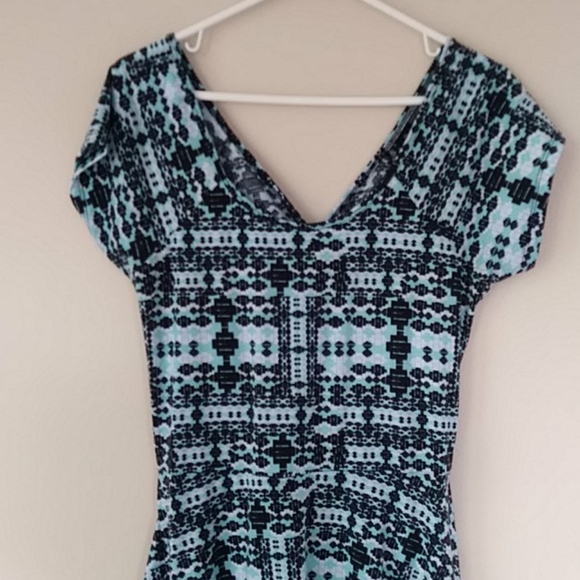 Ultra Flirt Peak A Boo Back Summer Dress Junior XL - Picture 4 of 15